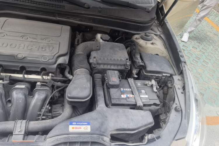 Used Hyundai Sonata 2011 2.0L Automatic Leading Edition Engine Bay Left