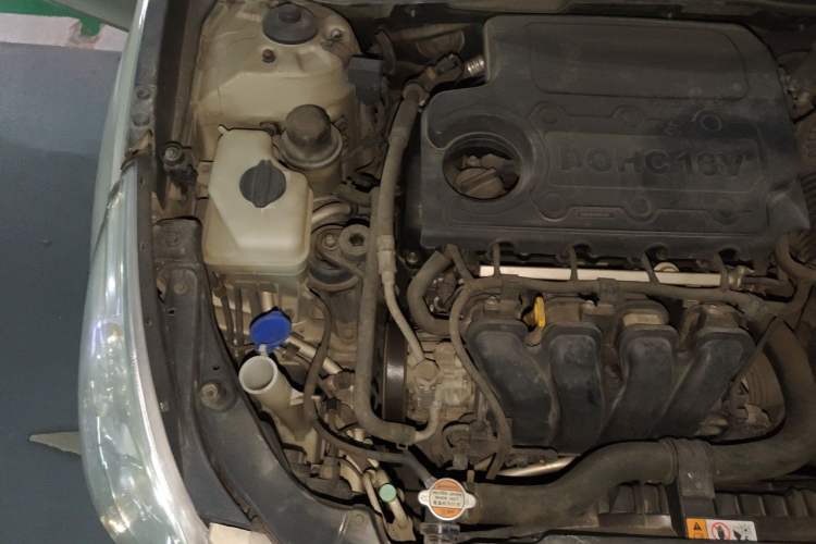 Used Hyundai Sonata 2011 2.0L Automatic Leading Edition Engine Bay Right