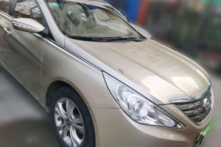 Used Hyundai Sonata 2011 2.0L Automatic Leading Edition Front Right 45 Deg