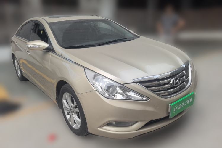 Used Hyundai Sonata 2011 2.0L Automatic Leading Edition Front Right 45 Deg