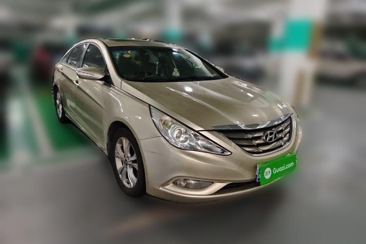 Used Hyundai Sonata 2011 2.0L Automatic Leading Edition Front Right 45 Deg