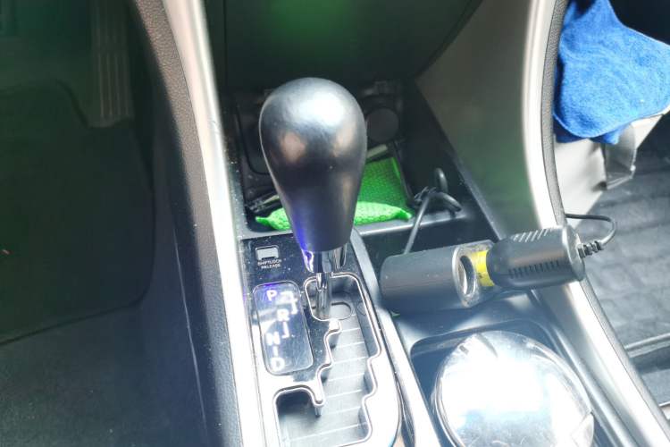 Used Hyundai Sonata 2011 2.0L Automatic Leading Edition Gear Lever