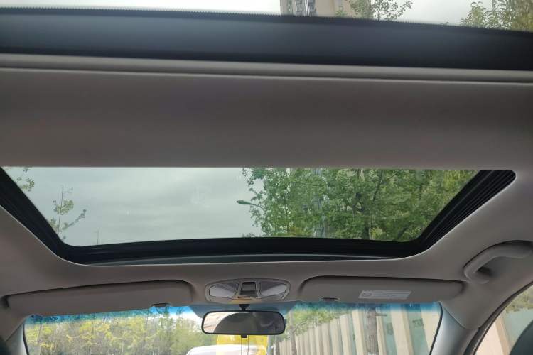 Used Hyundai Sonata 2011 2.0L Automatic Luxury Edition Headliner