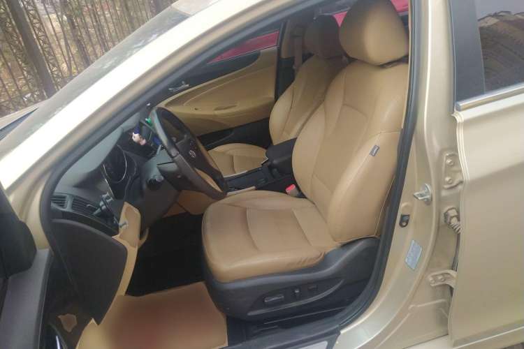 Used Hyundai Sonata 2011 2.0L Automatic Luxury Edition Left Front Seat