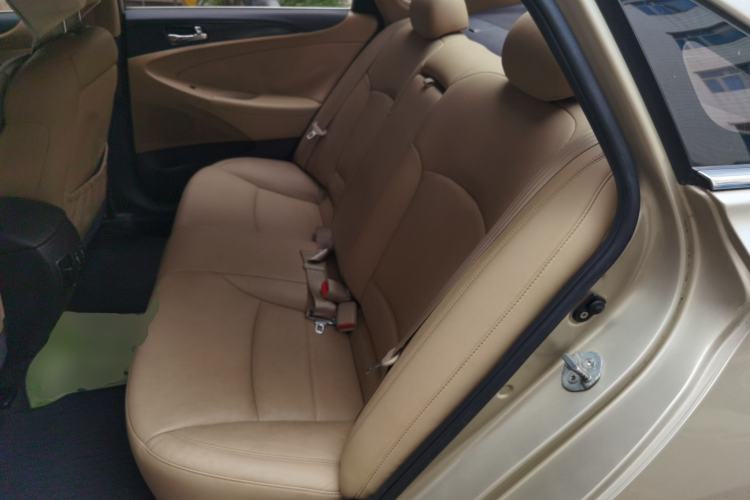 Used Hyundai Sonata 2011 2.4L Automatic Top-Tier Version Left Rear Seat