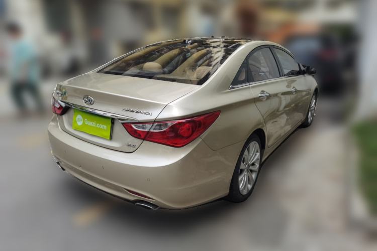 Used Hyundai Sonata 2011 2.4L Automatic Top-Tier Version Rear Right 45 Deg