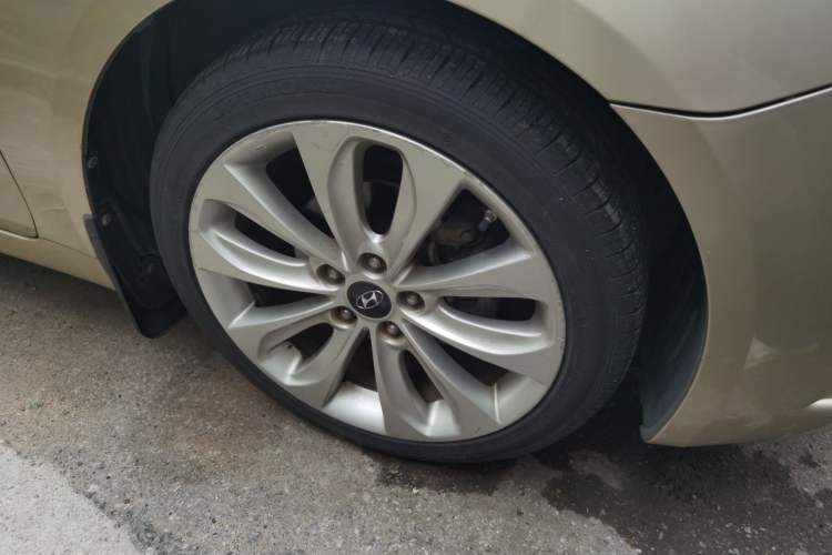 Used Hyundai Sonata 2011 2.4L Automatic Top-Tier Version Right Front Wheel Hub