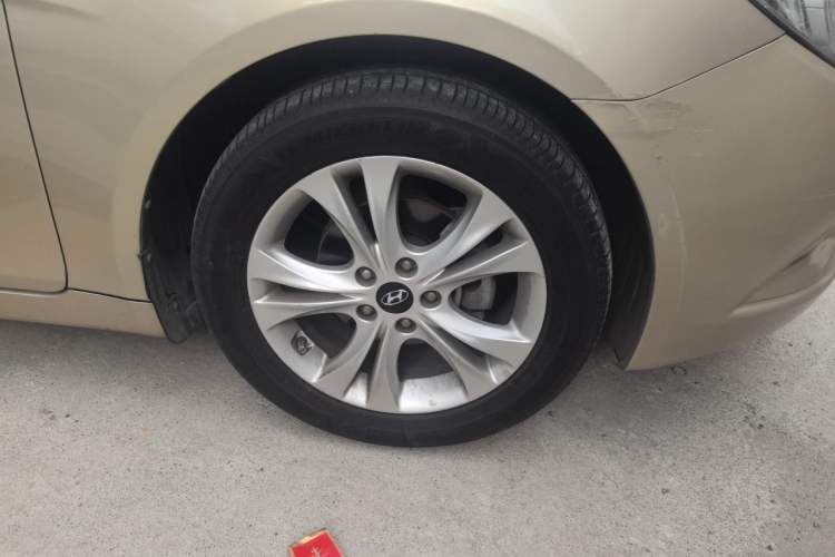 Used Hyundai Sonata 2011 2.0L Automatic Leading Edition Right Front Wheel Hub