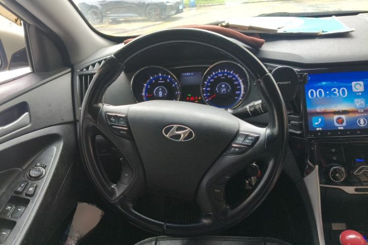 Used Hyundai Sonata 2011 2.0L Automatic Fashion Edition Steering Wheel