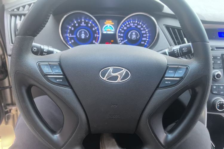 Used Hyundai Sonata 2011 2.0L Automatic Leading Edition Steering Wheel