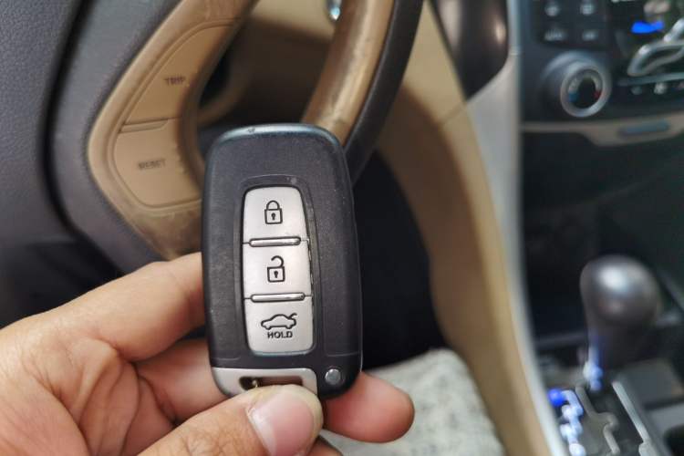 Used Hyundai Sonata 2011 2.4L Automatic Top-Tier Version Vehicle Key