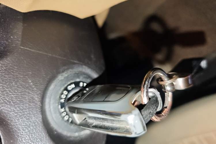 Used Hyundai Sonata 2011 2.0L Automatic Leading Edition Vehicle Key