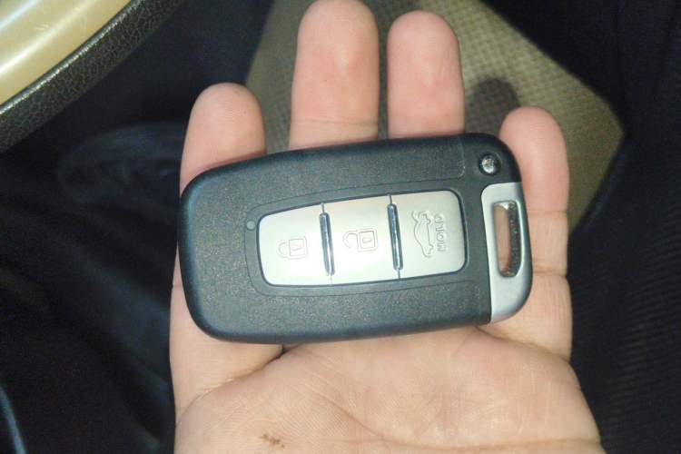 Used Hyundai Sonata 2011 2.0L Automatic Prestige Edition Vehicle Key