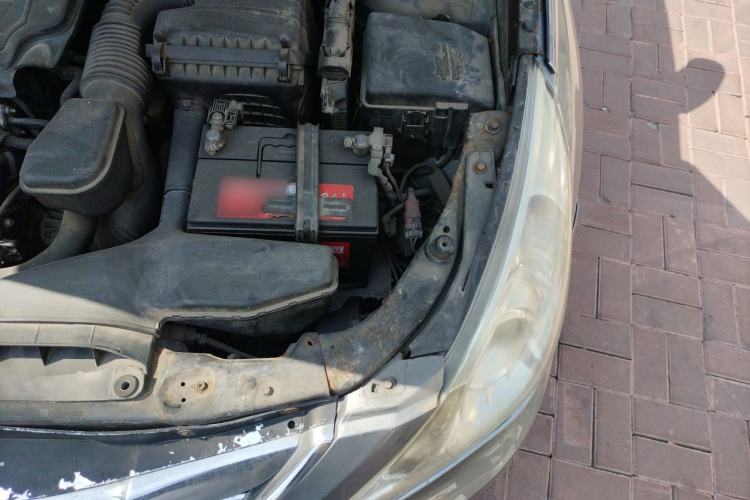 Used Hyundai Sonata 2011 2.0L Automatic Supreme Edition Engine Bay Left