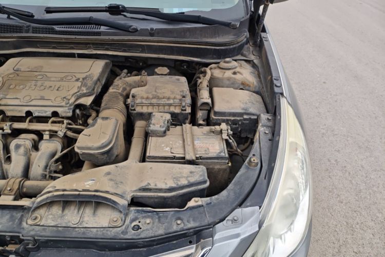 Used Hyundai Sonata 2011 2.0L Automatic Supreme Edition Engine Bay Left