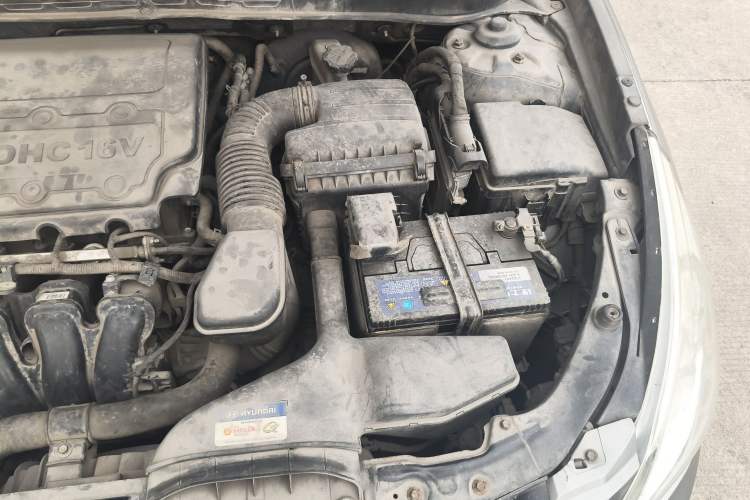 Used Hyundai Sonata 2011 2.0L Automatic Luxury Edition Engine Bay Left