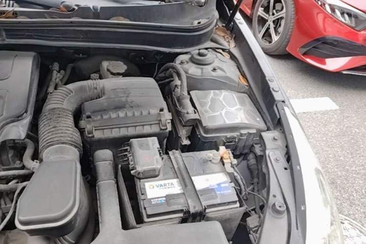 Used Hyundai Sonata 2011 2.0L Automatic Luxury Edition Engine Bay Left