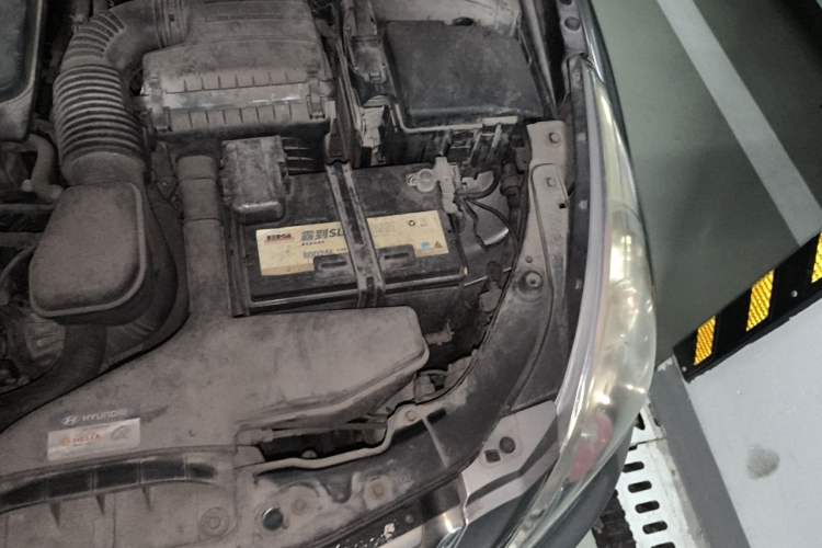 Used Hyundai Sonata 2011 2.0L Automatic Fashion Edition Engine Bay Left