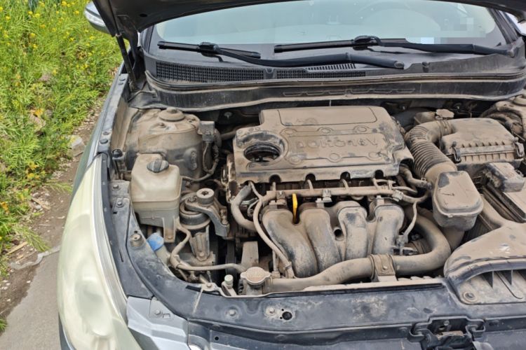 Used Hyundai Sonata 2011 2.0L Automatic Supreme Edition Engine Bay Right