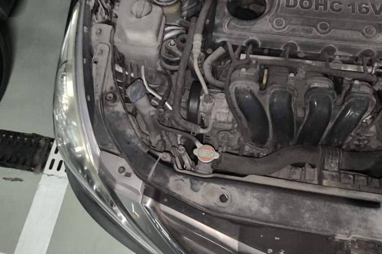 Used Hyundai Sonata 2011 2.0L Automatic Fashion Edition Engine Bay Right
