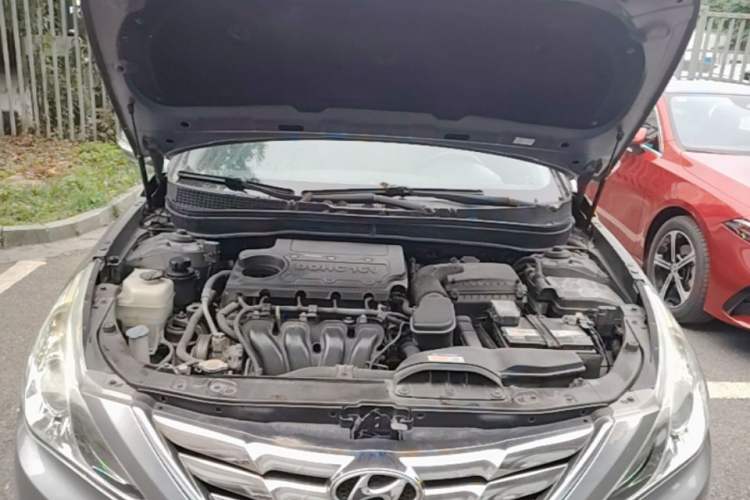 Used Hyundai Sonata 2011 2.0L Automatic Luxury Edition Engine Bay