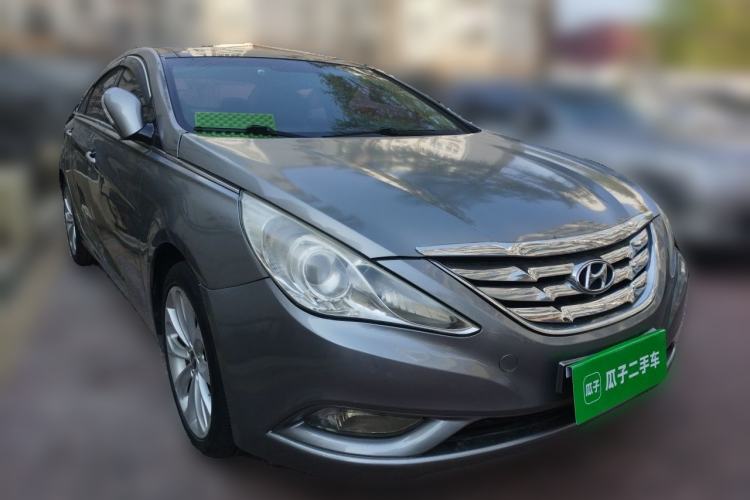 Used Hyundai Sonata 2011 2.0L Automatic Supreme Edition Front Right 45 Deg