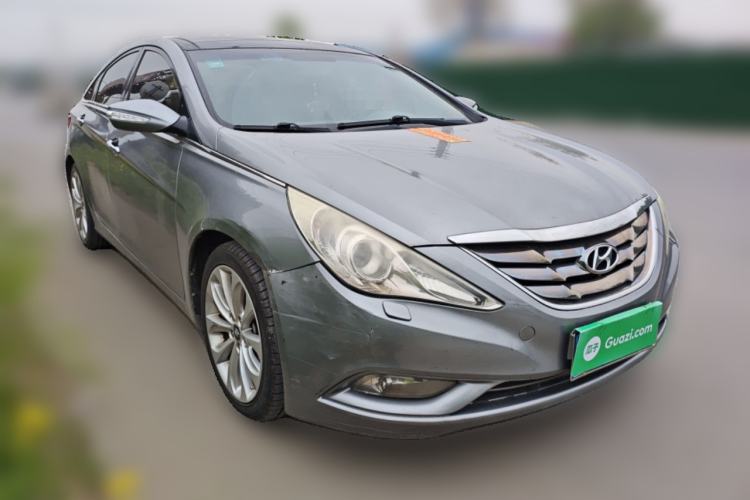 Used Hyundai Sonata 2011 2.0L Automatic Supreme Edition Front Right 45 Deg