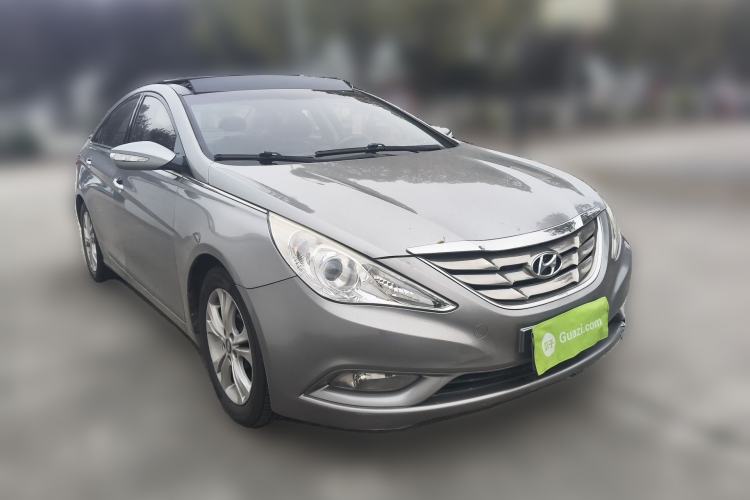Used Hyundai Sonata 2011 2.0L Automatic Luxury Edition Front Right 45 Deg