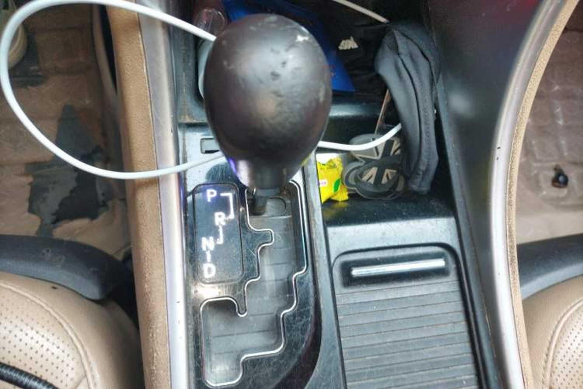 Used Hyundai Sonata 2011 2.0L Automatic Supreme Edition Gear Lever