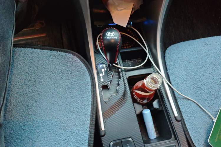 Used Hyundai Sonata 2011 2.4L Automatic Top-Tier Version Gear Lever