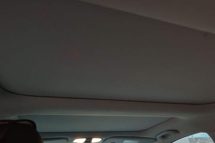 Used Hyundai Sonata 2011 2.4L Automatic Top-Tier Version Headliner