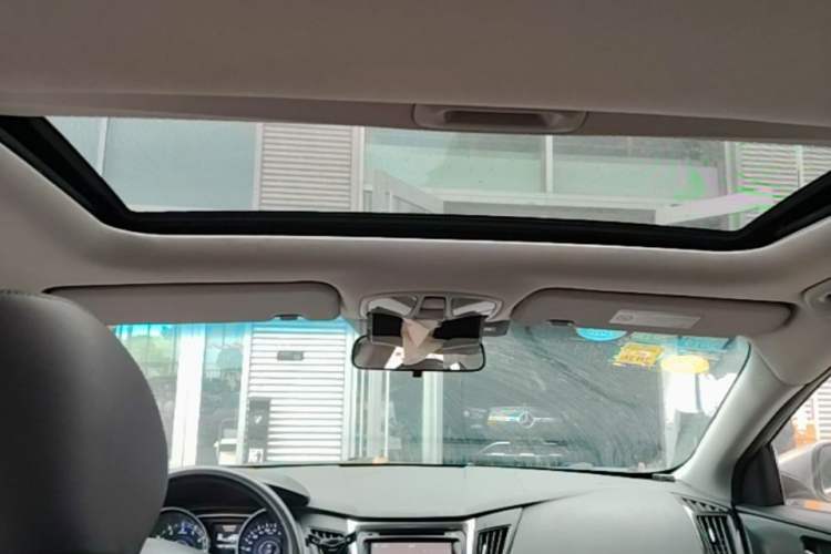 Used Hyundai Sonata 2011 2.0L Automatic Luxury Edition Headliner