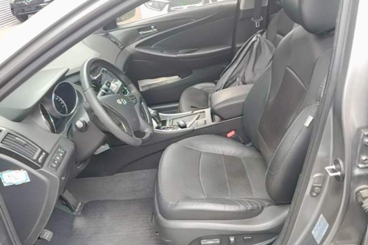 Used Hyundai Sonata 2011 2.0L Automatic Luxury Edition Left Front Seat