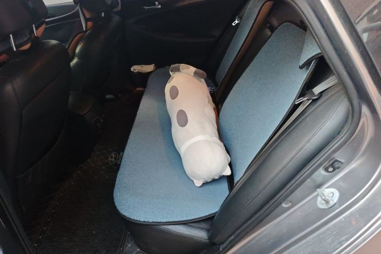 Used Hyundai Sonata 2011 2.4L Automatic Top-Tier Version Left Rear Seat