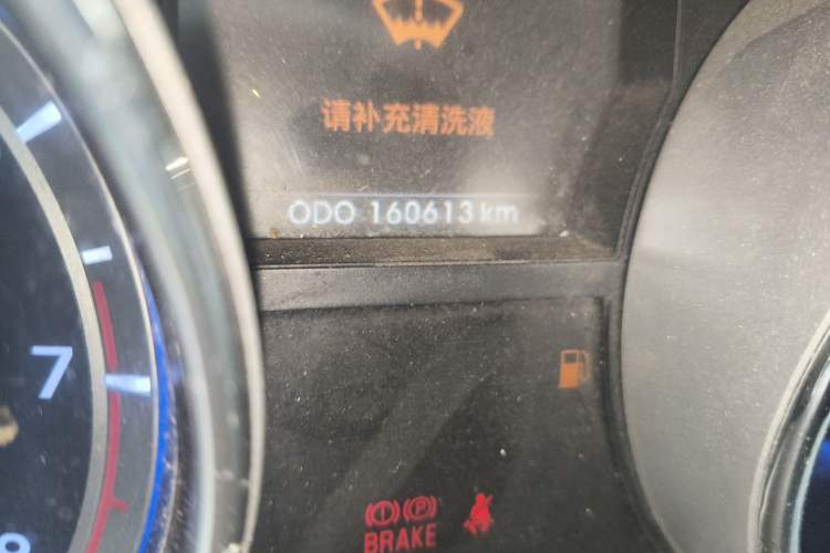 Used Hyundai Sonata 2011 2.0L Automatic Luxury Edition Odometer Close Up