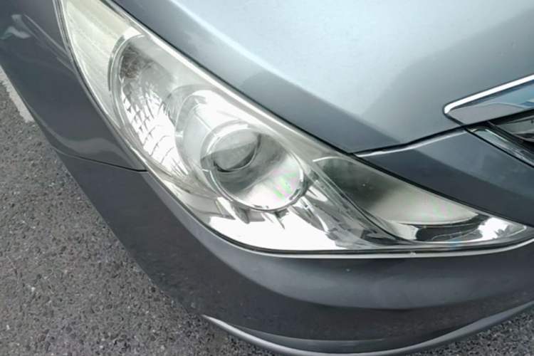 Used Hyundai Sonata 2011 2.0L Automatic Luxury Edition Right Front Headlight