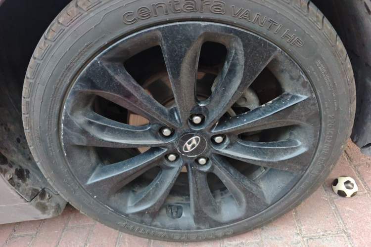 Used Hyundai Sonata 2011 2.4L Automatic Top-Tier Version Right Front Wheel Hub