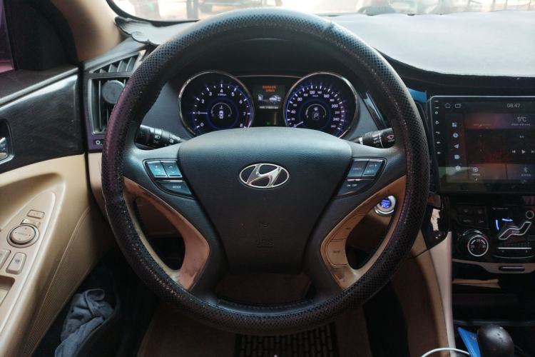 Used Hyundai Sonata 2011 2.0L Automatic Supreme Edition Steering Wheel