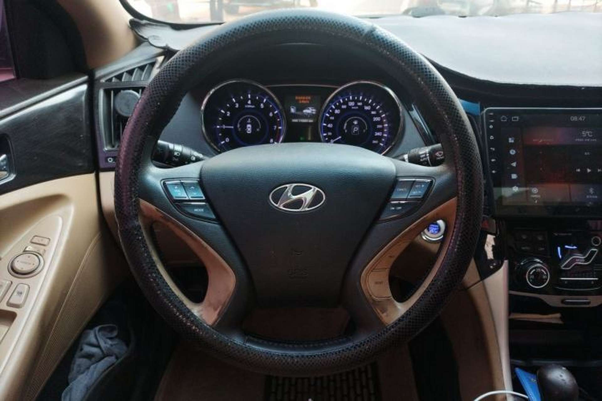 Used Hyundai Sonata 2011 2.0L Automatic Supreme Edition Steering Wheel