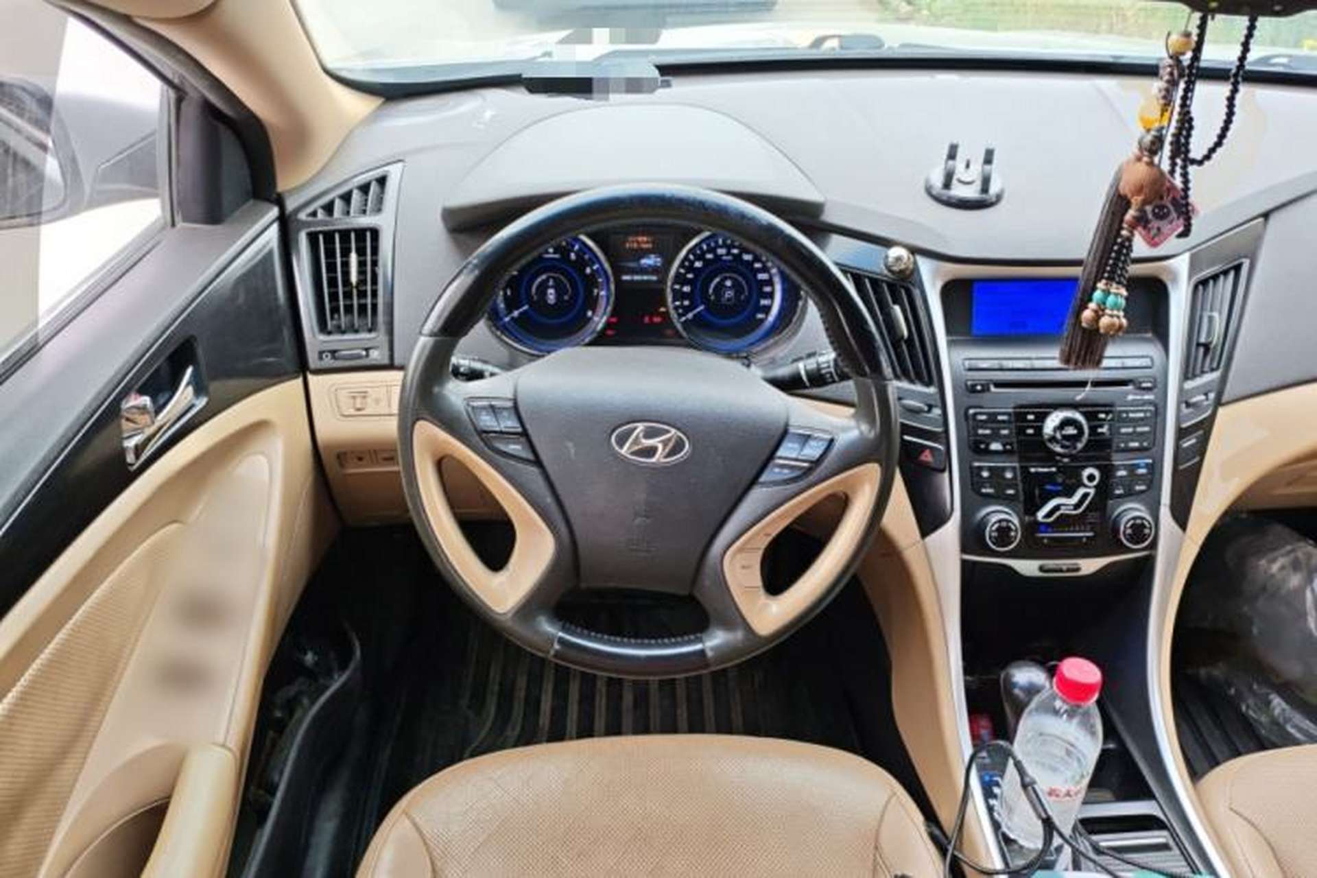 Used Hyundai Sonata 2011 2.0L Automatic Supreme Edition Steering Wheel