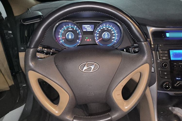 Used Hyundai Sonata 2011 2.0L Automatic Fashion Edition Steering Wheel