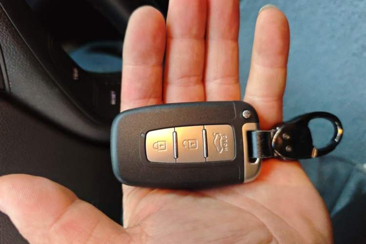 Used Hyundai Sonata 2011 2.4L Automatic Top-Tier Version Vehicle Key