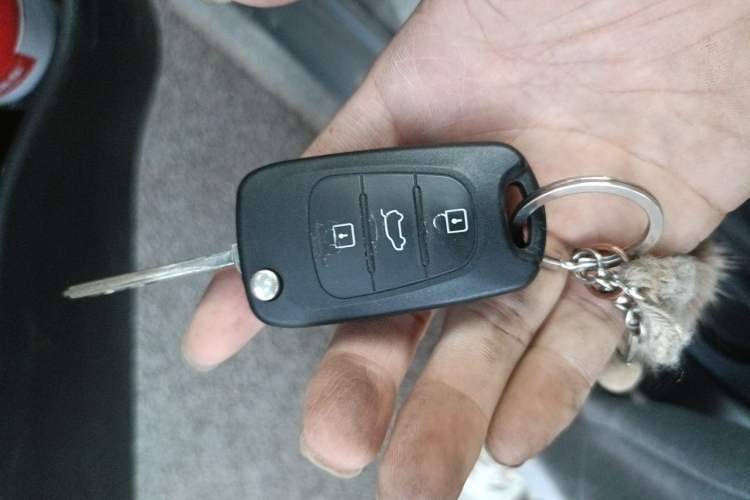 Used Hyundai Sonata 2011 2.0L Automatic Fashion Edition Vehicle Key