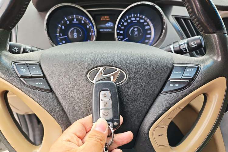 Used Hyundai Sonata 2011 2.0L Automatic Supreme Edition Vehicle Key