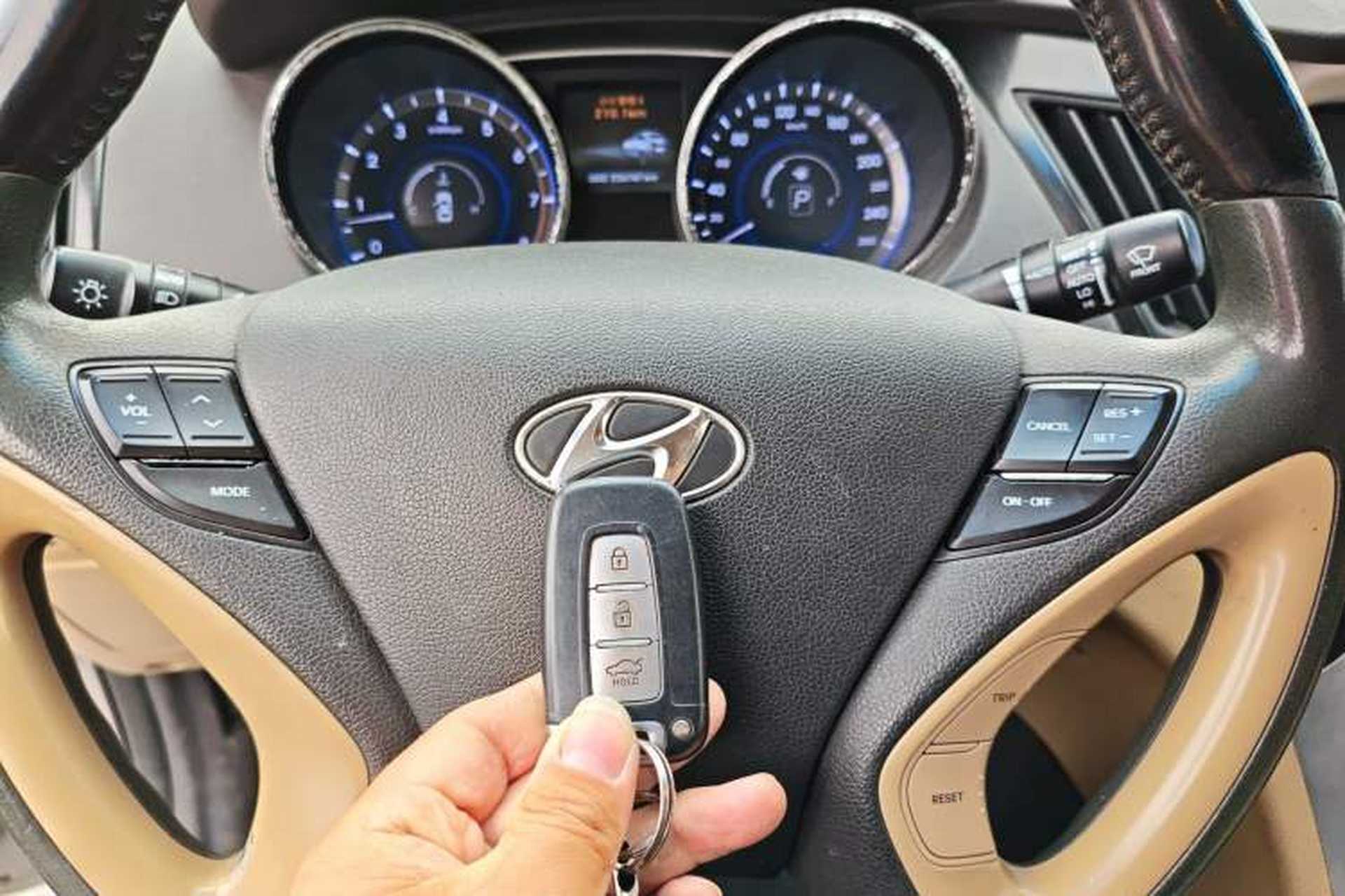 Used Hyundai Sonata 2011 2.0L Automatic Supreme Edition Vehicle Key