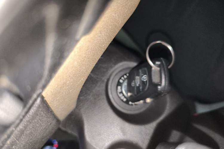 Used Hyundai Sonata 2011 2.0L Automatic Fashion Edition Vehicle Key