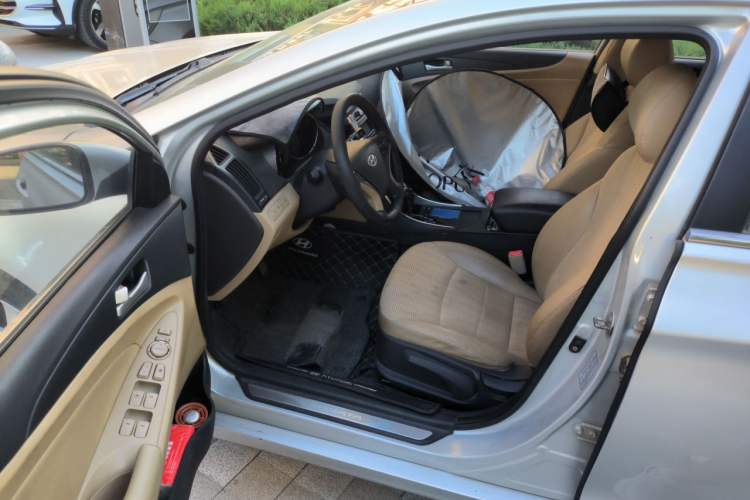 Used Hyundai Sonata 2011 2.0L Automatic Leading Edition Driver Seat