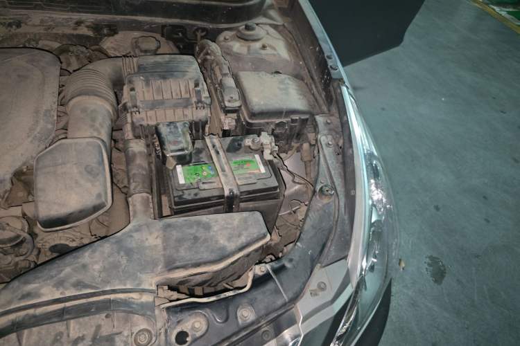 Used Hyundai Sonata 2011 2.0L Automatic Fashion Edition Engine Bay Left