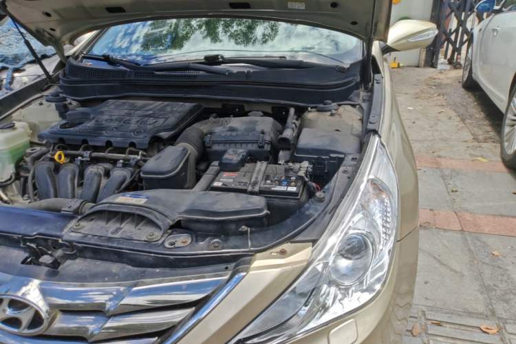 Used Hyundai Sonata 2011 2.4L Automatic Top-Tier Version Engine Bay Left