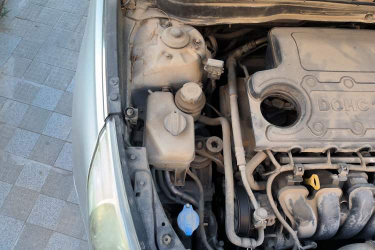 Used Hyundai Sonata 2011 2.0L Automatic Leading Edition Engine Bay Right